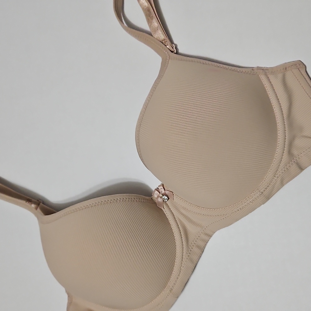 Elegant Padded Underwire Ribbed Beige Bra Size 36C/80C